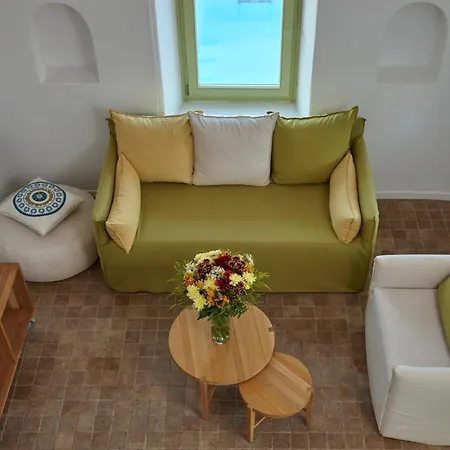 Agrikoia Oia (Santorini)